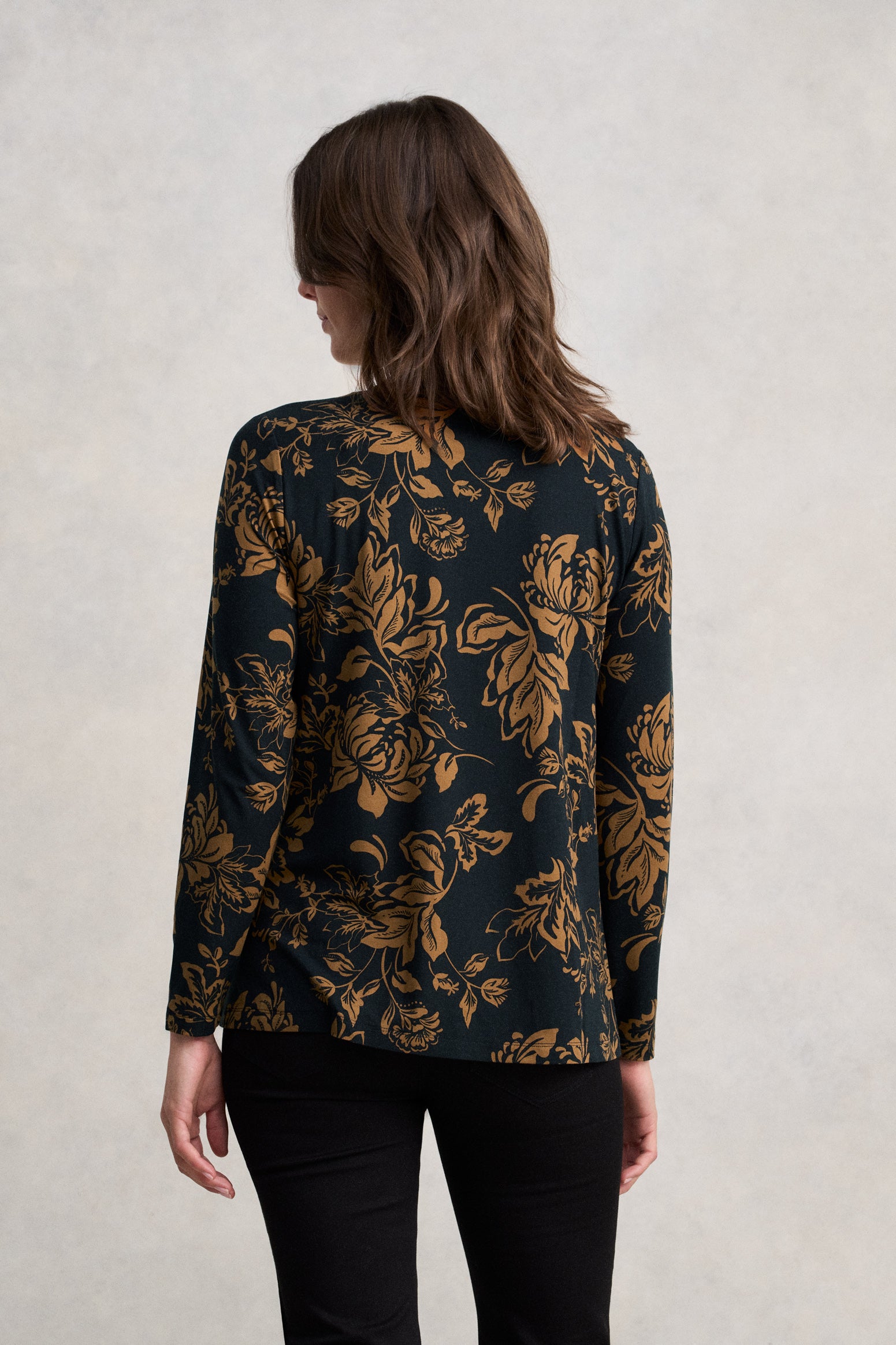 V-Neck Relaxed T-Shirt - Winter Foliage
